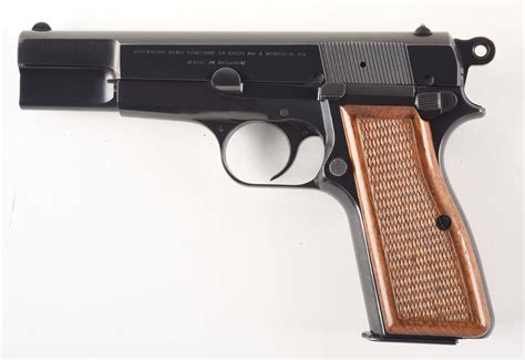 Semi-automatic pistol