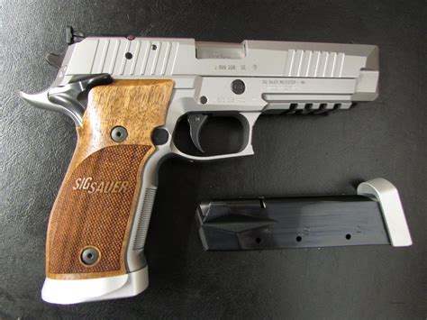 Sig Sauer P226 competition shooting