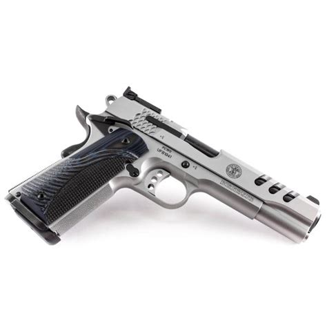 Smith & Wesson 1911 competition