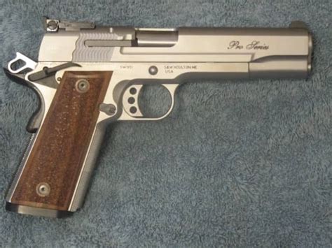 Smith & Wesson 1911 self-defense