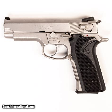 Smith & Wesson 4006 Image 4