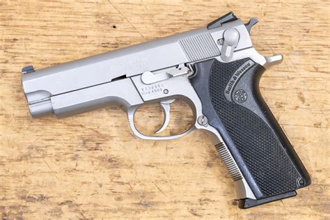 Smith & Wesson 4006 Pistol