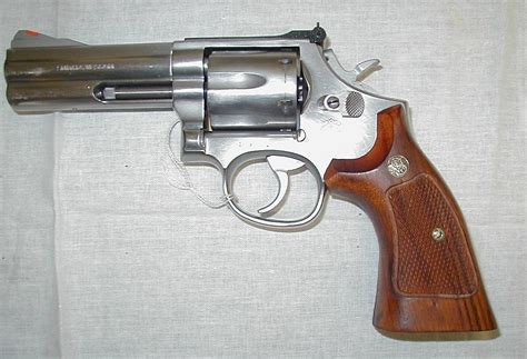 Smith & Wesson 50 Caliber Handgun Image 4