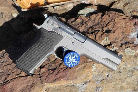 Smith & Wesson 1006 Pistol Features