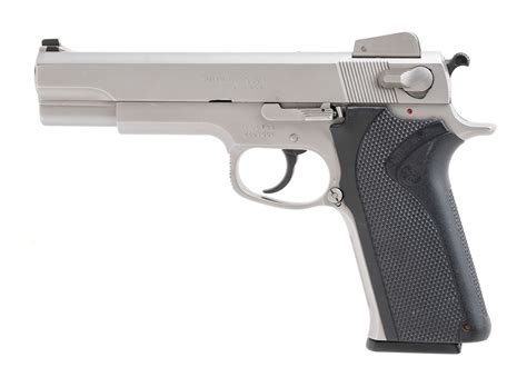 Smith & Wesson 1006 Pistol Gallery 5