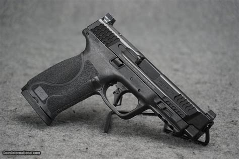 Smith & Wesson 10mm Handgun Gallery 4