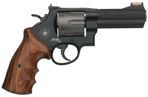 Smith & Wesson 329PD handling techniques