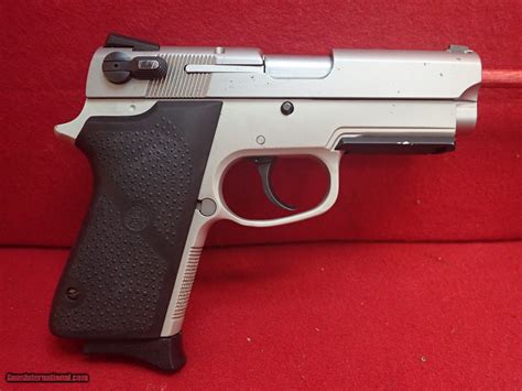 Smith & Wesson 3913 image 5