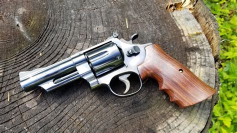 Smith & Wesson 57 Magnum Revolver Shooting