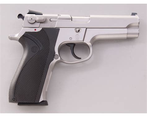 Smith & Wesson 5906 Image 5