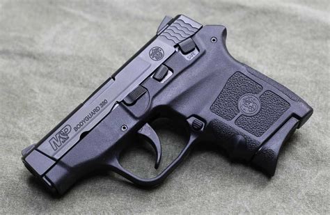 Smith & Wesson M&P380 Shield EZ Review