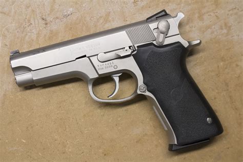 Smith & Wesson Model 5906 Law Enforcement