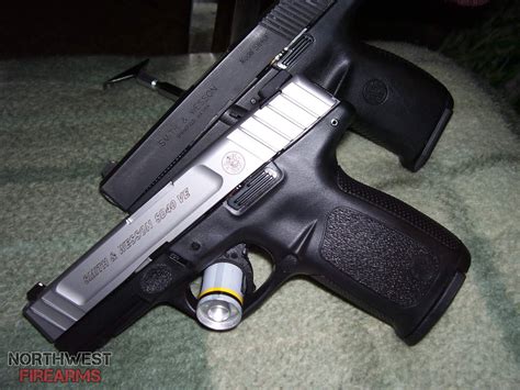 Smith and Wesson vs Glock 40