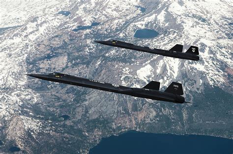 SR-71 Blackbird in formation