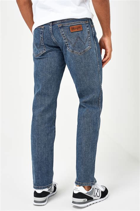 Straight-Fit Jeans