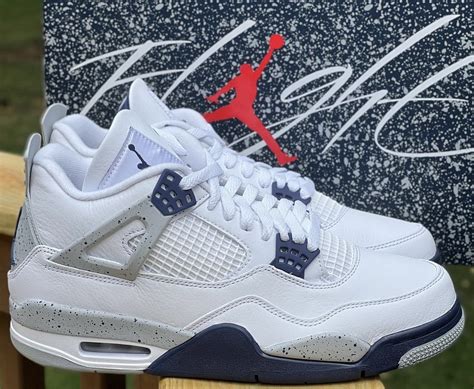 Styling Jordan 4 Mid Night Navy