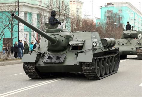 Image of SU-85 tank