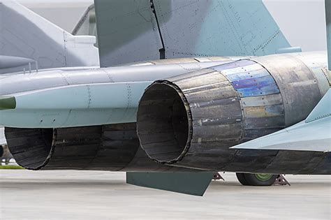 Su-27 engines