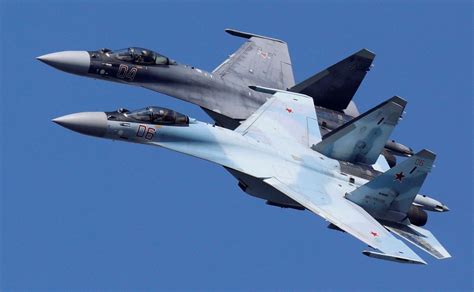 Sukhoi Su-35 Flanker formation flying