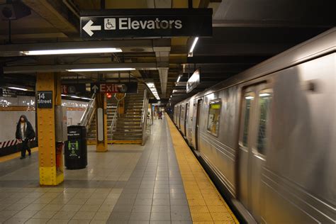 Subway station platform