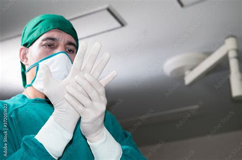 Surgical Assistant Scrubbing In