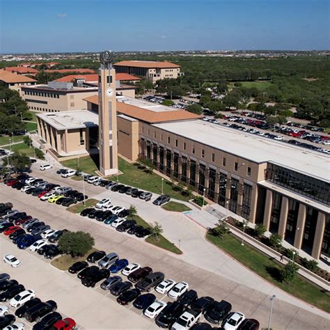 TAMIU Campus Life