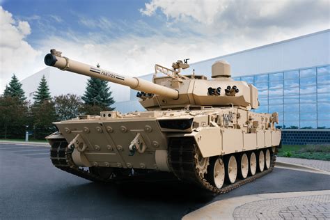 M10 Booker and M1 Abrams tank firepower