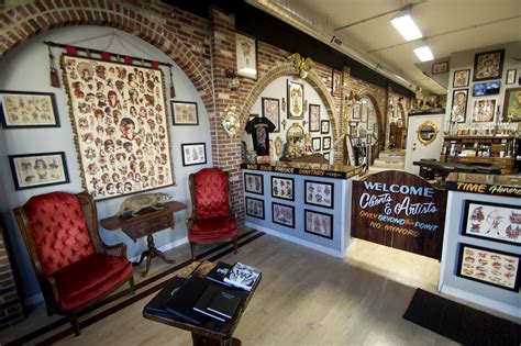 Tattoo parlor gallery image