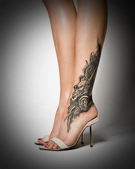 Thigh tattoo designs for athletic women