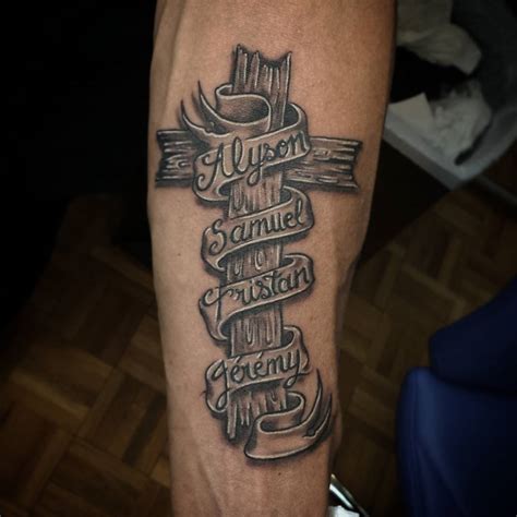 Unique tattoo designs for men's names