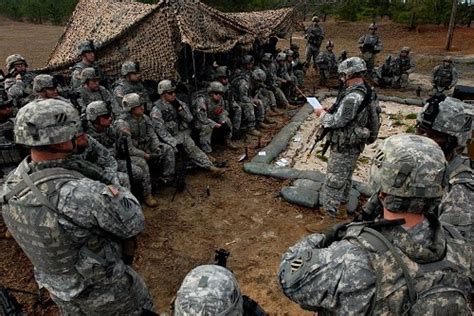 US Army leadership providing guidance