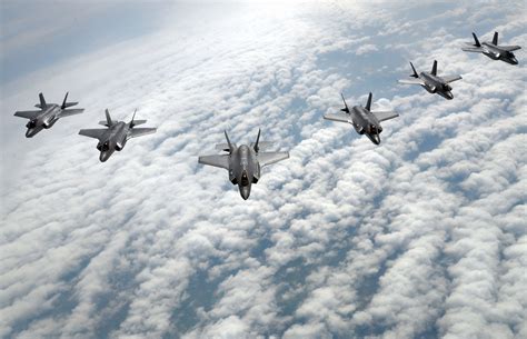 US fighter jets in formation