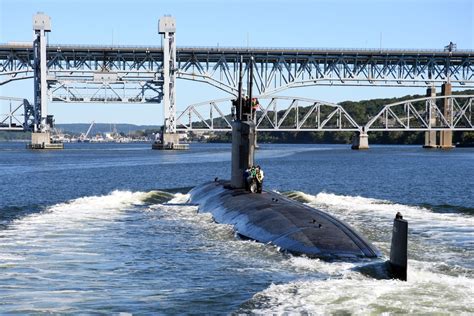 Submarines docked at a US Navy submarine base