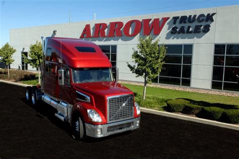 Advantages of Buying a Used Arrow Truck