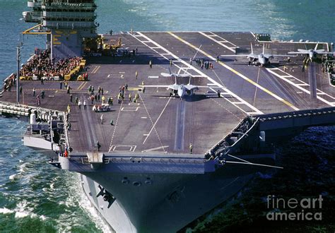 Flight deck of USS Carl Vinson (CVN 70)