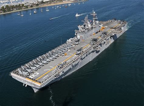 USS Makin Island (LHD-8) at sea