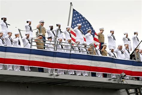 USS Richard M. McCool Jr. Crew