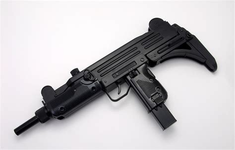 Uzi submachine gun