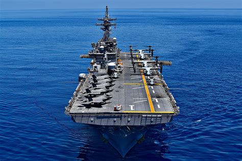 Wasp-class amphibious assault ship defensive systems