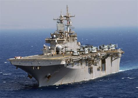 The USS Wasp (LHD 1) amphibious assault ship underway in the Atlantic Ocean