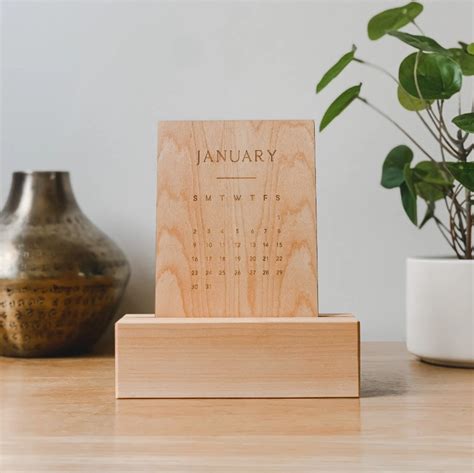 Wooden Desktop Calendar Designs