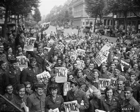 A photo of American soldiers returning home after WWII