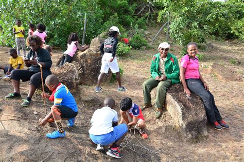 youth working together